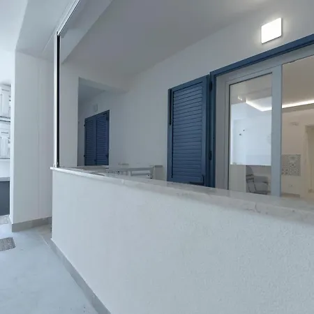 Isule Apartment & Terrace דירה