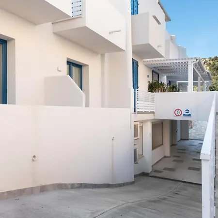 Isule Apartment & Terrace דירה *