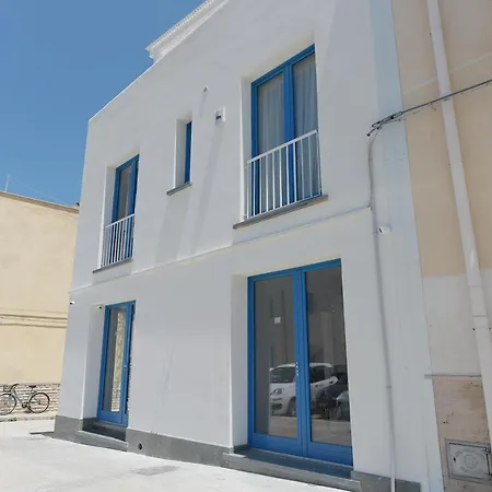 Isule Apartment & Terrace סן ויטו לו קאפו