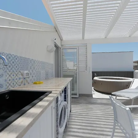 דירה Isule Apartment & Terrace סן ויטו לו קאפו