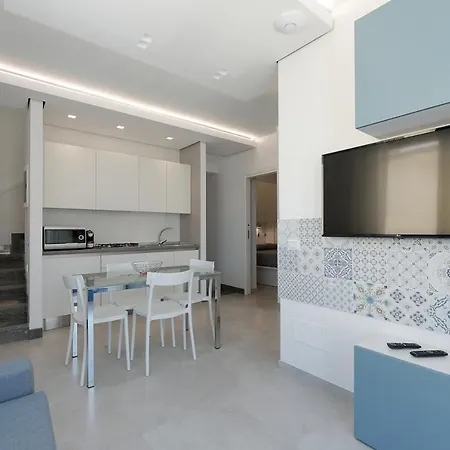 Isule Apartment & Terrace דירה